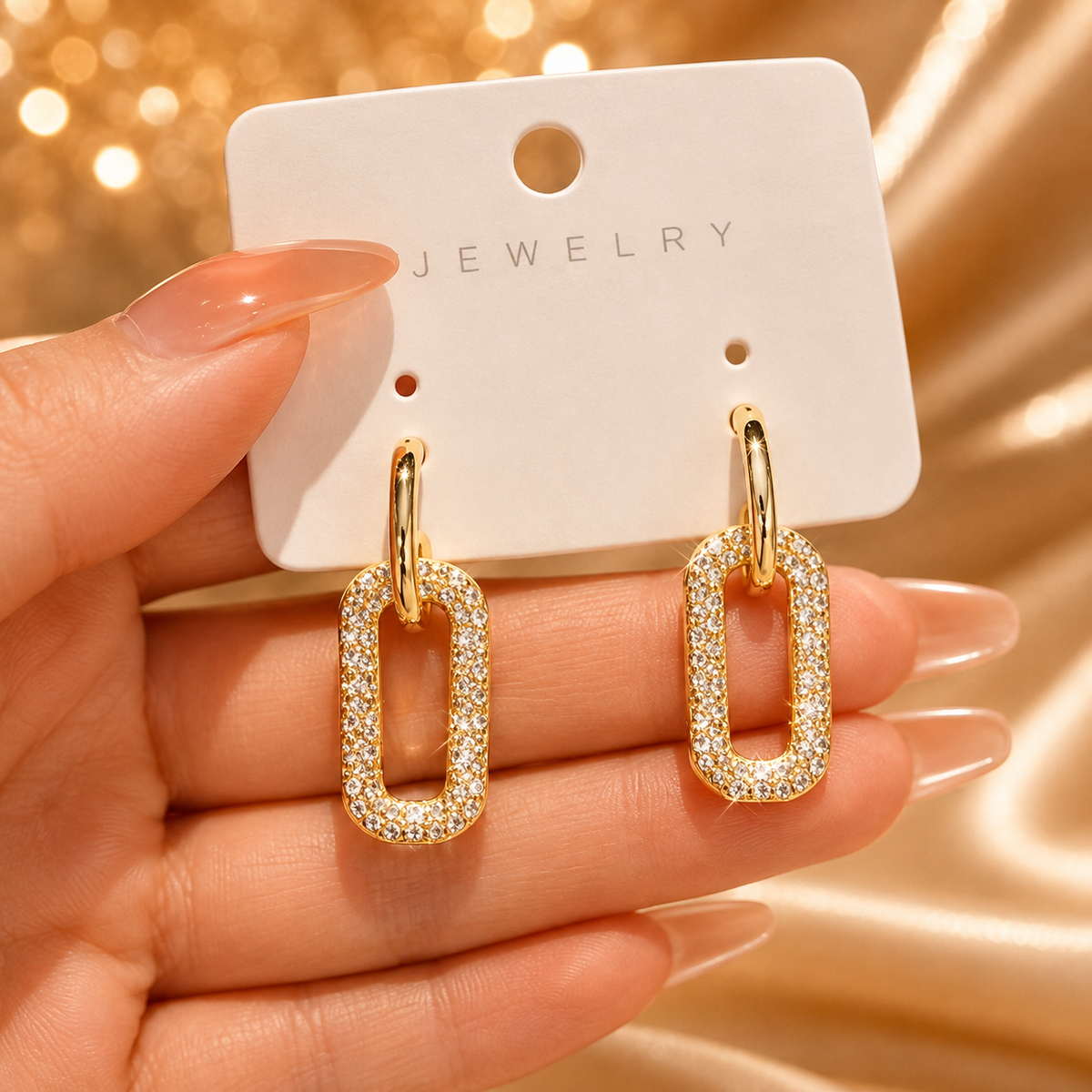 Boucles d’oreilles dorées à maillons avec – détail 4