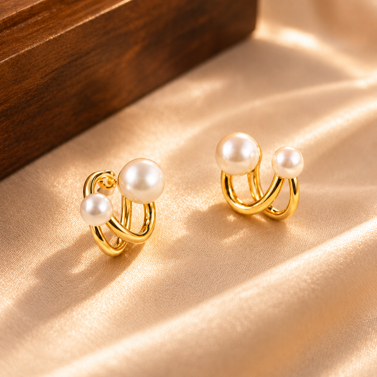 Boucles d’oreilles perles double dorées – détail 3