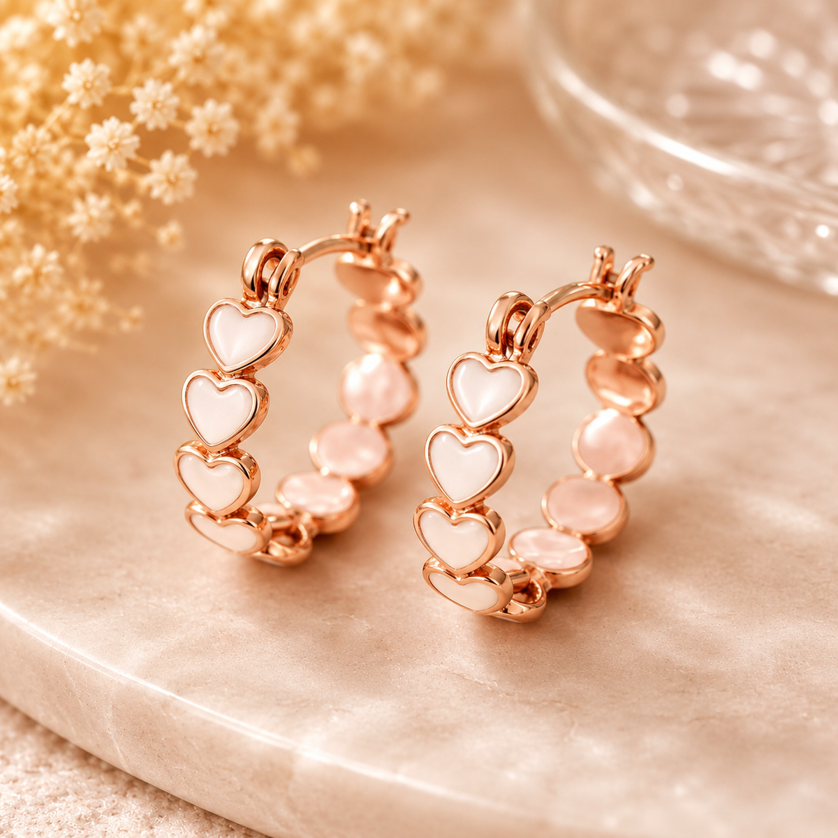 Boucles d’oreilles créoles cœurs rose gold – détail 4