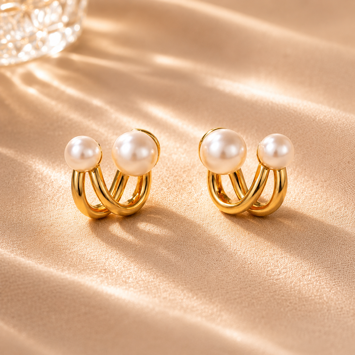 Boucles d’oreilles perles double dorées – détail 4