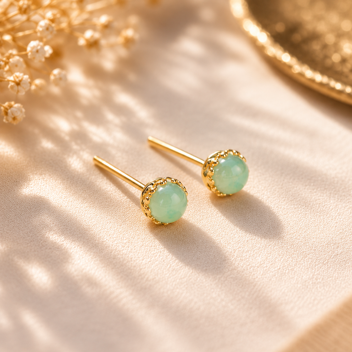 Boucles d’oreilles dorées pierre verte – détail 5