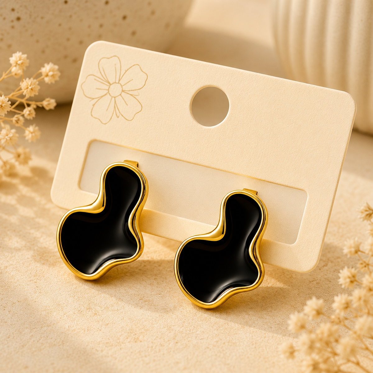 Boucles d’oreilles en émail et dorure – détail 3